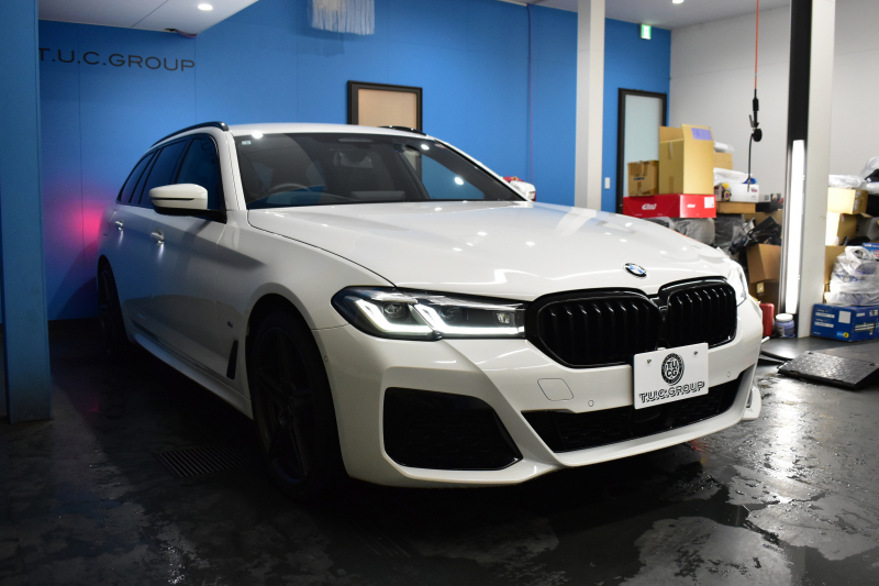 BMW 5シリーズ 530i ﾂｰﾘﾝｸﾞ Mｽﾎﾟｰﾂ LCI後期 ｴｸｽｸﾙｰｼﾌﾞﾅｯﾊﾟﾚｻﾞｰP 全席ﾋｰﾀｰ&前席ﾍﾞﾝﾁﾚｰｼｮﾝ付ｴｸｽｸﾙｰｼﾌﾞﾅｯﾊﾟ黒革 新ﾃﾞｻﾞｲﾝLEDﾍｯﾄﾞﾗｲﾄ ACｼｭﾆｯﾂｧｰ20AW CPMﾛｱﾚｲﾝﾌｫｰｽﾒﾝﾄ 可変ｻｽﾍﾟﾝｼｮﾝ ﾗｲﾌﾞｺｸﾋﾟｯﾄ ACC HUD LCW TV3Dﾋﾞｭｰ 2年保証