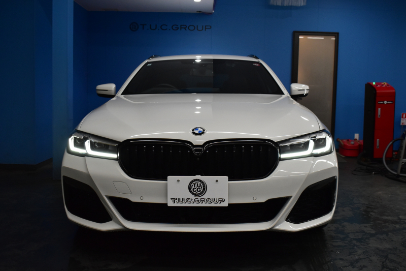 BMW 5シリーズ 530i ﾂｰﾘﾝｸﾞ Mｽﾎﾟｰﾂ LCI後期 ｴｸｽｸﾙｰｼﾌﾞﾅｯﾊﾟﾚｻﾞｰP 全席ﾋｰﾀｰ&前席ﾍﾞﾝﾁﾚｰｼｮﾝ付ｴｸｽｸﾙｰｼﾌﾞﾅｯﾊﾟ黒革 新ﾃﾞｻﾞｲﾝLEDﾍｯﾄﾞﾗｲﾄ ACｼｭﾆｯﾂｧｰ20AW CPMﾛｱﾚｲﾝﾌｫｰｽﾒﾝﾄ 可変ｻｽﾍﾟﾝｼｮﾝ ﾗｲﾌﾞｺｸﾋﾟｯﾄ ACC HUD LCW TV3Dﾋﾞｭｰ 2年保証