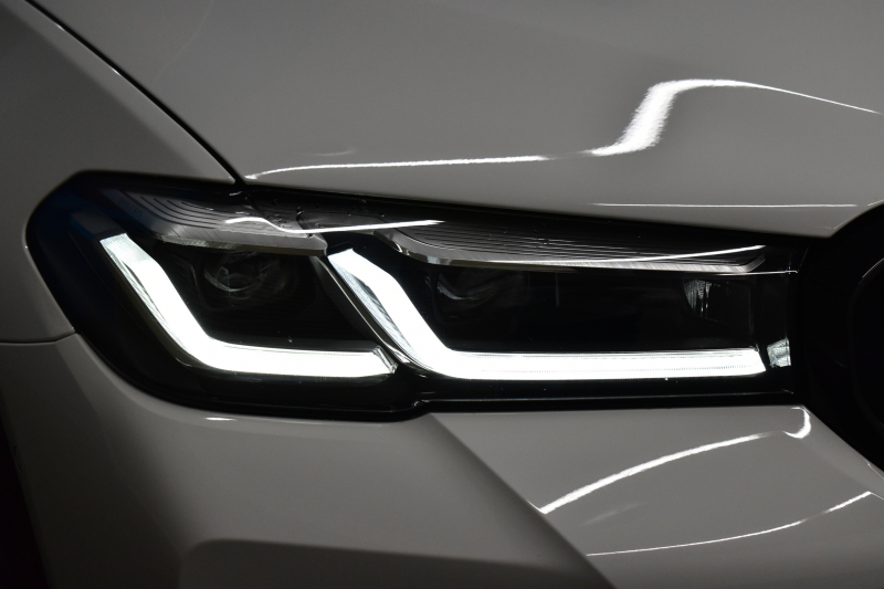 BMW 5シリーズ 530i ﾂｰﾘﾝｸﾞ Mｽﾎﾟｰﾂ LCI後期 ｴｸｽｸﾙｰｼﾌﾞﾅｯﾊﾟﾚｻﾞｰP 全席ﾋｰﾀｰ&前席ﾍﾞﾝﾁﾚｰｼｮﾝ付ｴｸｽｸﾙｰｼﾌﾞﾅｯﾊﾟ黒革 新ﾃﾞｻﾞｲﾝLEDﾍｯﾄﾞﾗｲﾄ ACｼｭﾆｯﾂｧｰ20AW CPMﾛｱﾚｲﾝﾌｫｰｽﾒﾝﾄ 可変ｻｽﾍﾟﾝｼｮﾝ ﾗｲﾌﾞｺｸﾋﾟｯﾄ ACC HUD LCW TV3Dﾋﾞｭｰ 2年保証