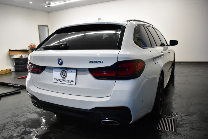 BMW 5シリーズ 530i ﾂｰﾘﾝｸﾞ Mｽﾎﾟｰﾂ LCI後期 ｴｸｽｸﾙｰｼﾌﾞﾅｯﾊﾟﾚｻﾞｰP 全席ﾋｰﾀｰ&前席ﾍﾞﾝﾁﾚｰｼｮﾝ付ｴｸｽｸﾙｰｼﾌﾞﾅｯﾊﾟ黒革 新ﾃﾞｻﾞｲﾝLEDﾍｯﾄﾞﾗｲﾄ ACｼｭﾆｯﾂｧｰ20AW CPMﾛｱﾚｲﾝﾌｫｰｽﾒﾝﾄ 可変ｻｽﾍﾟﾝｼｮﾝ ﾗｲﾌﾞｺｸﾋﾟｯﾄ ACC HUD LCW TV3Dﾋﾞｭｰ 2年保証