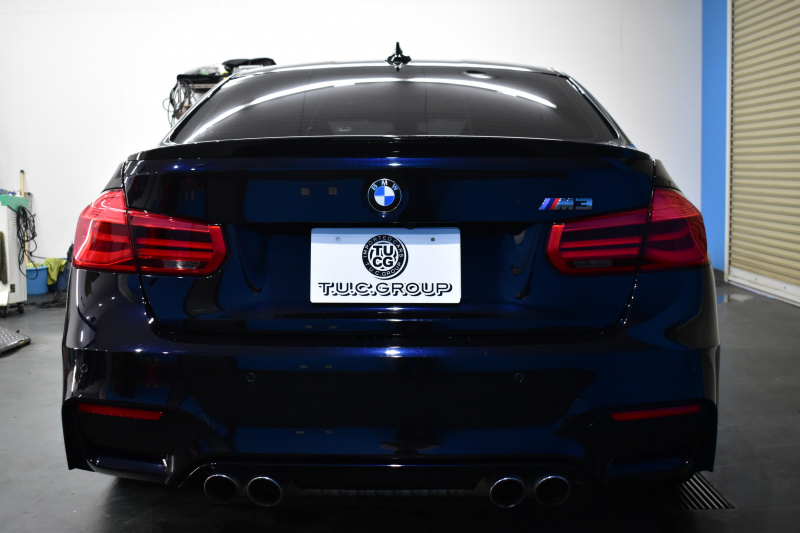 BMW Mシリーズ M3 MDCT  ｲﾝﾃﾞｨﾋﾞｼﾞｭｱﾙｶﾗｰ｢ｱｽﾞﾗｲﾄﾌﾞﾗｯｸ｣ ｵﾌﾟｼｮﾝ可変Mｻｽ Mﾊﾟﾌｫｽｽﾌﾟﾘﾝｸﾞ  LEDﾍｯﾄﾞﾗｲﾄ ＆ﾃｰﾙ 7速DCT ﾋｰﾀｰ付ｿﾉﾏﾍﾞｰｼﾞｭ革 HUD ｵﾌﾟｼｮﾝ19AW 車線逸脱&歩行者警告 ｶｰﾎﾞﾝR ﾌﾙｾｸﾞ Bｶﾒﾗ ﾊｰﾏﾝｶｰﾄﾞﾝ ｶｰﾎﾞﾝFﾘｯﾌﾟ 2年保証