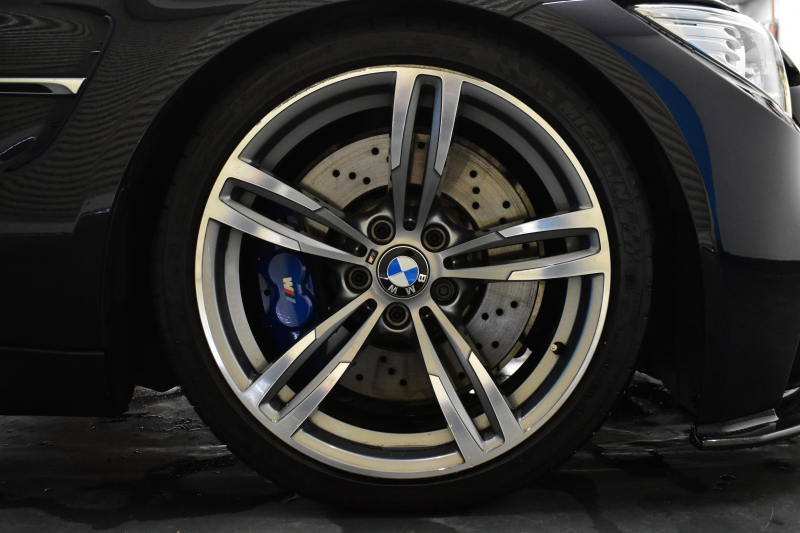 BMW Mシリーズ M3 MDCT  ｲﾝﾃﾞｨﾋﾞｼﾞｭｱﾙｶﾗｰ｢ｱｽﾞﾗｲﾄﾌﾞﾗｯｸ｣ ｵﾌﾟｼｮﾝ可変Mｻｽ Mﾊﾟﾌｫｽｽﾌﾟﾘﾝｸﾞ  LEDﾍｯﾄﾞﾗｲﾄ ＆ﾃｰﾙ 7速DCT ﾋｰﾀｰ付ｿﾉﾏﾍﾞｰｼﾞｭ革 HUD ｵﾌﾟｼｮﾝ19AW 車線逸脱&歩行者警告 ｶｰﾎﾞﾝR ﾌﾙｾｸﾞ Bｶﾒﾗ ﾊｰﾏﾝｶｰﾄﾞﾝ ｶｰﾎﾞﾝFﾘｯﾌﾟ 2年保証