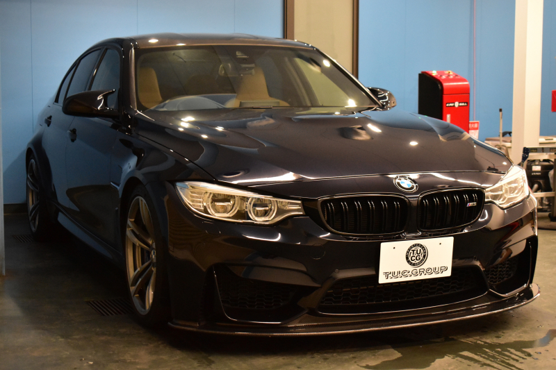 BMW Mシリーズ M3 MDCT  ｲﾝﾃﾞｨﾋﾞｼﾞｭｱﾙｶﾗｰ｢ｱｽﾞﾗｲﾄﾌﾞﾗｯｸ｣ ｵﾌﾟｼｮﾝ可変Mｻｽ Mﾊﾟﾌｫｽｽﾌﾟﾘﾝｸﾞ  LEDﾍｯﾄﾞﾗｲﾄ ＆ﾃｰﾙ 7速DCT ﾋｰﾀｰ付ｿﾉﾏﾍﾞｰｼﾞｭ革 HUD ｵﾌﾟｼｮﾝ19AW 車線逸脱&歩行者警告 ｶｰﾎﾞﾝR ﾌﾙｾｸﾞ Bｶﾒﾗ ﾊｰﾏﾝｶｰﾄﾞﾝ ｶｰﾎﾞﾝFﾘｯﾌﾟ 2年保証