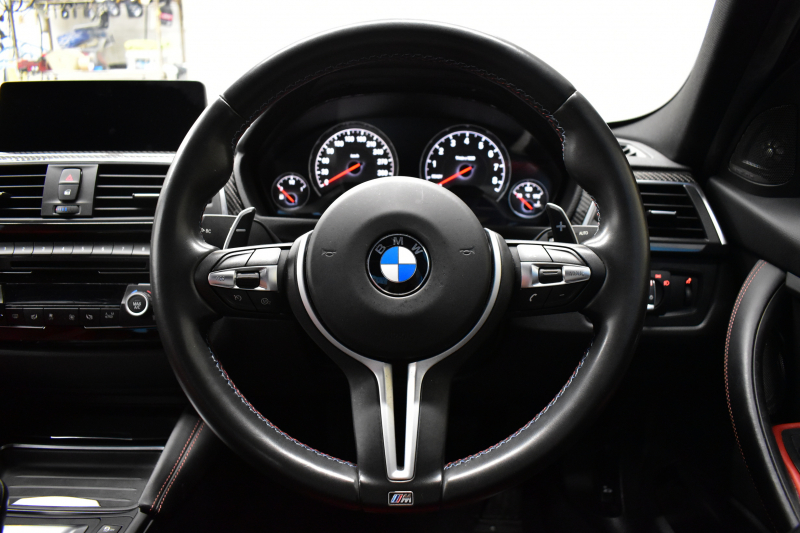 BMW Mシリーズ M3ｾﾀﾞﾝ 後期 MDCT  ｱﾀﾞﾌﾟﾃｨﾌﾞﾍｷｻｺﾞﾅﾙLEDﾍｯﾄﾞﾗｲﾄ ﾋｰﾀｰ付赤革 ｶｰﾎﾞﾝﾙｰﾌ&ｲﾝﾃﾘｱ ﾀｯﾁﾊﾟﾈﾙﾅﾋﾞﾊｰﾏﾝｶｰﾄﾞﾝ  ﾌﾙｾｸﾞBｶﾒﾗ前後PDC HUD 7速DCT ｵﾌﾟｼｮﾝ19AW 衝突軽減ﾌﾞﾚｰｷ 車線変更&車線逸脱&歩行者警告 2年保証