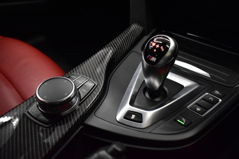 BMW Mシリーズ M3ｾﾀﾞﾝ 後期 MDCT  ｱﾀﾞﾌﾟﾃｨﾌﾞﾍｷｻｺﾞﾅﾙLEDﾍｯﾄﾞﾗｲﾄ ﾋｰﾀｰ付赤革 ｶｰﾎﾞﾝﾙｰﾌ&ｲﾝﾃﾘｱ ﾀｯﾁﾊﾟﾈﾙﾅﾋﾞﾊｰﾏﾝｶｰﾄﾞﾝ  ﾌﾙｾｸﾞBｶﾒﾗ前後PDC HUD 7速DCT ｵﾌﾟｼｮﾝ19AW 衝突軽減ﾌﾞﾚｰｷ 車線変更&車線逸脱&歩行者警告 2年保証