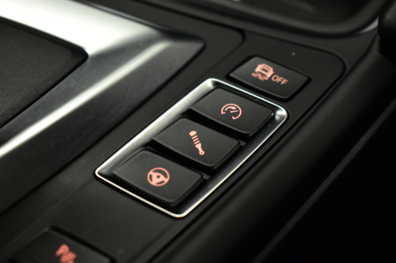 BMW Mシリーズ M4ｸｰﾍﾟ MDCT 7速DCT ｵﾌﾟｼｮﾝ可変Mｻｽﾍﾟﾝｼｮﾝ ﾋｰﾀｰ付黒革 HUD ｱﾀﾞﾌﾟﾃｨﾌﾞLEDﾍｯﾄﾞﾗｲﾄ 19AW 衝突軽減ﾌﾞﾚｰｷ 車線逸脱&歩行者警告  ﾀｯﾁﾊﾟｯﾄﾞHDDﾅﾋﾞﾌﾙｾｸﾞBｶﾒﾗ 前後PDC ｶｰﾎﾞﾝﾙｰﾌ 2年保証