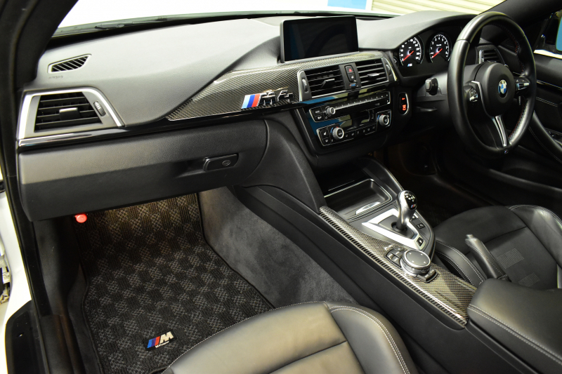BMW Mシリーズ M4ｸｰﾍﾟ MDCT 7速DCT ｵﾌﾟｼｮﾝ可変Mｻｽﾍﾟﾝｼｮﾝ ﾋｰﾀｰ付黒革 HUD ｱﾀﾞﾌﾟﾃｨﾌﾞLEDﾍｯﾄﾞﾗｲﾄ 19AW 衝突軽減ﾌﾞﾚｰｷ 車線逸脱&歩行者警告  ﾀｯﾁﾊﾟｯﾄﾞHDDﾅﾋﾞﾌﾙｾｸﾞBｶﾒﾗ 前後PDC ｶｰﾎﾞﾝﾙｰﾌ 2年保証