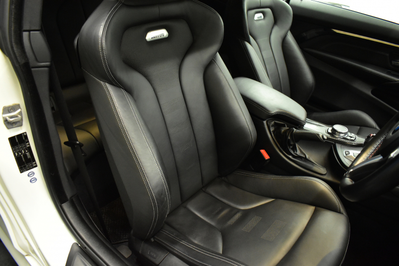 BMW Mシリーズ M4ｸｰﾍﾟ MDCT 7速DCT ｵﾌﾟｼｮﾝ可変Mｻｽﾍﾟﾝｼｮﾝ ﾋｰﾀｰ付黒革 HUD ｱﾀﾞﾌﾟﾃｨﾌﾞLEDﾍｯﾄﾞﾗｲﾄ 19AW 衝突軽減ﾌﾞﾚｰｷ 車線逸脱&歩行者警告  ﾀｯﾁﾊﾟｯﾄﾞHDDﾅﾋﾞﾌﾙｾｸﾞBｶﾒﾗ 前後PDC ｶｰﾎﾞﾝﾙｰﾌ 2年保証