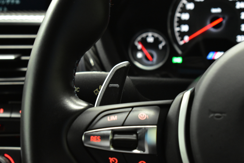 BMW Mシリーズ M4ｸｰﾍﾟ MDCT 7速DCT ｵﾌﾟｼｮﾝ可変Mｻｽﾍﾟﾝｼｮﾝ ﾋｰﾀｰ付黒革 HUD ｱﾀﾞﾌﾟﾃｨﾌﾞLEDﾍｯﾄﾞﾗｲﾄ 19AW 衝突軽減ﾌﾞﾚｰｷ 車線逸脱&歩行者警告  ﾀｯﾁﾊﾟｯﾄﾞHDDﾅﾋﾞﾌﾙｾｸﾞBｶﾒﾗ 前後PDC ｶｰﾎﾞﾝﾙｰﾌ 2年保証