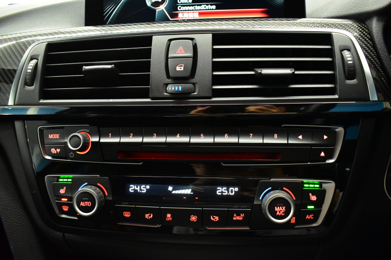 BMW Mシリーズ M4ｸｰﾍﾟ MDCT 7速DCT ｵﾌﾟｼｮﾝ可変Mｻｽﾍﾟﾝｼｮﾝ ﾋｰﾀｰ付黒革 HUD ｱﾀﾞﾌﾟﾃｨﾌﾞLEDﾍｯﾄﾞﾗｲﾄ 19AW 衝突軽減ﾌﾞﾚｰｷ 車線逸脱&歩行者警告  ﾀｯﾁﾊﾟｯﾄﾞHDDﾅﾋﾞﾌﾙｾｸﾞBｶﾒﾗ 前後PDC ｶｰﾎﾞﾝﾙｰﾌ 2年保証