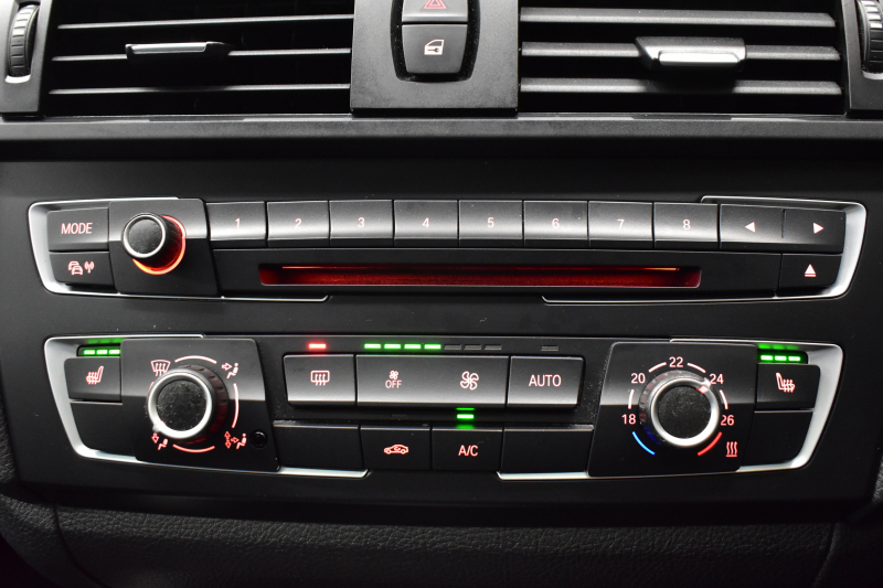 BMW 2シリーズ M235i 8速AT 直6ﾀｰﾎﾞ 326馬力 ｻﾝﾙｰﾌ ﾋｰﾀｰ付黒革 社外ﾌﾙｾｸﾞ ﾀｯﾁﾊﾟｯﾄﾞ式iﾄﾞﾗｲﾌﾞHDDﾅﾋﾞBｶﾒﾗ ｱﾀﾞﾌﾟﾃｨﾌﾞMｻｽ 大型ﾌﾞﾚｰｷｼｽﾃﾑ 車線逸脱&歩行者警告 衝突軽減ﾌﾞﾚｰｷ 2年保証