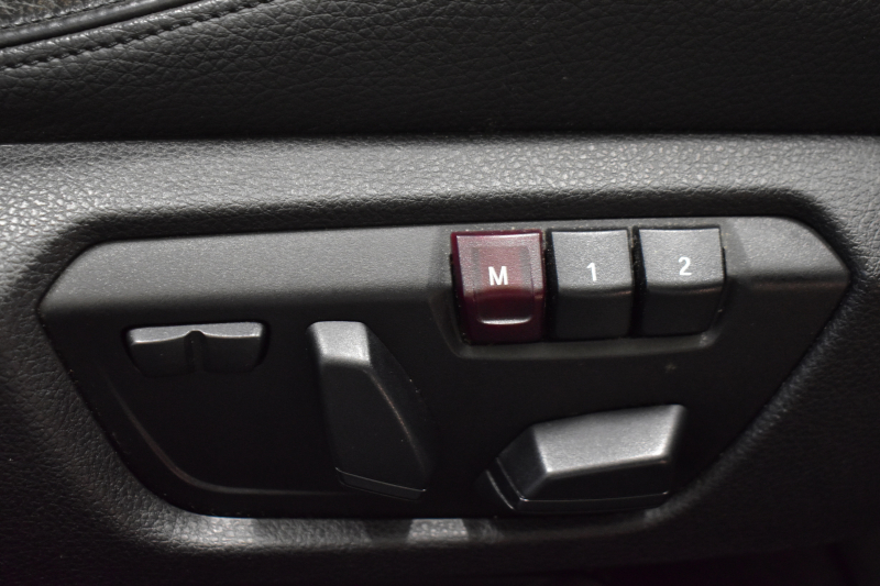 BMW 2シリーズ M235i 8速AT 直6ﾀｰﾎﾞ 326馬力 ｻﾝﾙｰﾌ ﾋｰﾀｰ付黒革 社外ﾌﾙｾｸﾞ ﾀｯﾁﾊﾟｯﾄﾞ式iﾄﾞﾗｲﾌﾞHDDﾅﾋﾞBｶﾒﾗ ｱﾀﾞﾌﾟﾃｨﾌﾞMｻｽ 大型ﾌﾞﾚｰｷｼｽﾃﾑ 車線逸脱&歩行者警告 衝突軽減ﾌﾞﾚｰｷ 2年保証