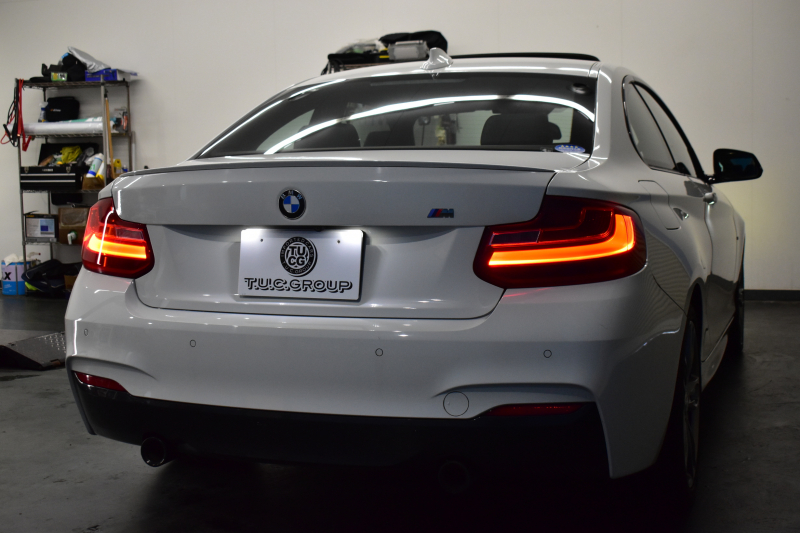 BMW 2シリーズ M235i 8速AT 直6ﾀｰﾎﾞ 326馬力 ｻﾝﾙｰﾌ ﾋｰﾀｰ付黒革 社外ﾌﾙｾｸﾞ ﾀｯﾁﾊﾟｯﾄﾞ式iﾄﾞﾗｲﾌﾞHDDﾅﾋﾞBｶﾒﾗ ｱﾀﾞﾌﾟﾃｨﾌﾞMｻｽ 大型ﾌﾞﾚｰｷｼｽﾃﾑ 車線逸脱&歩行者警告 衝突軽減ﾌﾞﾚｰｷ 2年保証