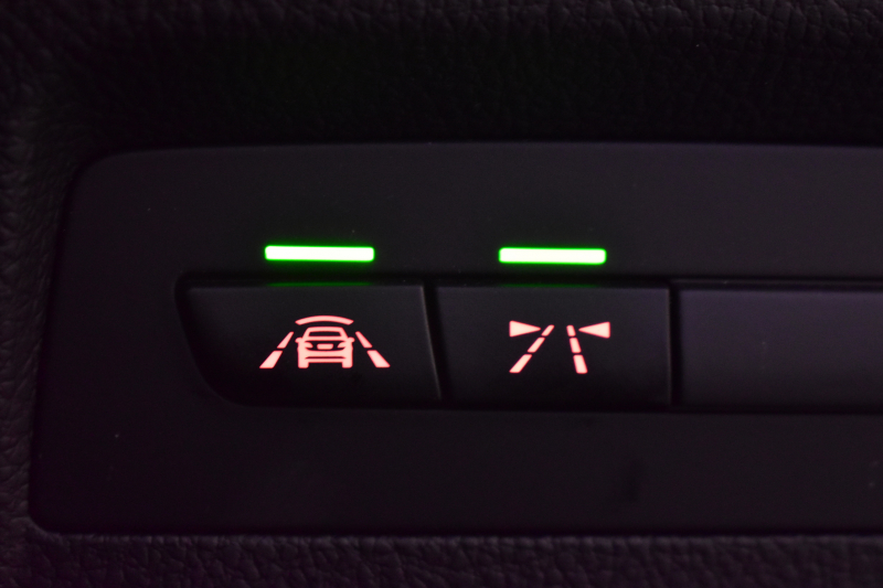 BMW 2シリーズ M235i 8速AT 直6ﾀｰﾎﾞ 326馬力 ｻﾝﾙｰﾌ ﾋｰﾀｰ付黒革 社外ﾌﾙｾｸﾞ ﾀｯﾁﾊﾟｯﾄﾞ式iﾄﾞﾗｲﾌﾞHDDﾅﾋﾞBｶﾒﾗ ｱﾀﾞﾌﾟﾃｨﾌﾞMｻｽ 大型ﾌﾞﾚｰｷｼｽﾃﾑ 車線逸脱&歩行者警告 衝突軽減ﾌﾞﾚｰｷ 2年保証