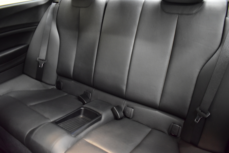 BMW 2シリーズ M235i 8速AT 直6ﾀｰﾎﾞ 326馬力 ｻﾝﾙｰﾌ ﾋｰﾀｰ付黒革 社外ﾌﾙｾｸﾞ ﾀｯﾁﾊﾟｯﾄﾞ式iﾄﾞﾗｲﾌﾞHDDﾅﾋﾞBｶﾒﾗ ｱﾀﾞﾌﾟﾃｨﾌﾞMｻｽ 大型ﾌﾞﾚｰｷｼｽﾃﾑ 車線逸脱&歩行者警告 衝突軽減ﾌﾞﾚｰｷ 2年保証