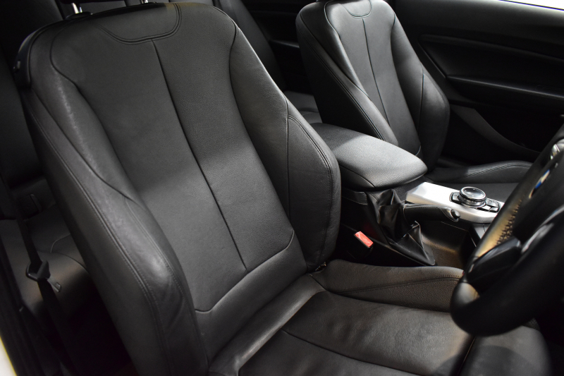 BMW 2シリーズ M235i 8速AT 直6ﾀｰﾎﾞ 326馬力 ｻﾝﾙｰﾌ ﾋｰﾀｰ付黒革 社外ﾌﾙｾｸﾞ ﾀｯﾁﾊﾟｯﾄﾞ式iﾄﾞﾗｲﾌﾞHDDﾅﾋﾞBｶﾒﾗ ｱﾀﾞﾌﾟﾃｨﾌﾞMｻｽ 大型ﾌﾞﾚｰｷｼｽﾃﾑ 車線逸脱&歩行者警告 衝突軽減ﾌﾞﾚｰｷ 2年保証