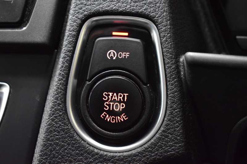 BMW 2シリーズ M235i 8速AT 直6ﾀｰﾎﾞ 326馬力 ｻﾝﾙｰﾌ ﾋｰﾀｰ付黒革 社外ﾌﾙｾｸﾞ ﾀｯﾁﾊﾟｯﾄﾞ式iﾄﾞﾗｲﾌﾞHDDﾅﾋﾞBｶﾒﾗ ｱﾀﾞﾌﾟﾃｨﾌﾞMｻｽ 大型ﾌﾞﾚｰｷｼｽﾃﾑ 車線逸脱&歩行者警告 衝突軽減ﾌﾞﾚｰｷ 2年保証