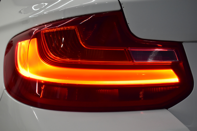 BMW 2シリーズ M235i 8速AT 直6ﾀｰﾎﾞ 326馬力 ｻﾝﾙｰﾌ ﾋｰﾀｰ付黒革 社外ﾌﾙｾｸﾞ ﾀｯﾁﾊﾟｯﾄﾞ式iﾄﾞﾗｲﾌﾞHDDﾅﾋﾞBｶﾒﾗ ｱﾀﾞﾌﾟﾃｨﾌﾞMｻｽ 大型ﾌﾞﾚｰｷｼｽﾃﾑ 車線逸脱&歩行者警告 衝突軽減ﾌﾞﾚｰｷ 2年保証