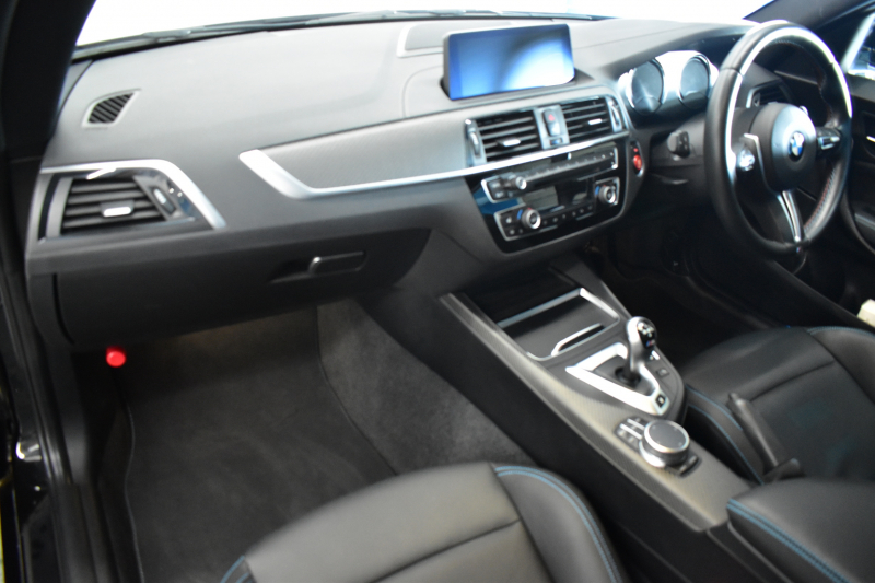 BMW Mシリーズ M2 ｺﾝﾍﾟﾃｨｼｮﾝ MDCT 7速DCT LCI後期 ｺﾝﾍﾟﾃｨｼｮﾝ専用410馬力ｴﾝｼﾞﾝ ﾍｷｻｺﾞﾅﾙLEDﾍｯﾄﾞﾗｲﾄ&ﾃｰﾙ ﾋｰﾀｰ付黒革 ﾀｯﾁﾊﾟﾈﾙHDDﾅﾋﾞBｶﾒﾗ 19AW 衝突軽減B ｶｰﾎﾞﾝｲﾝﾃﾘｱ Mｼｰﾄﾍﾞﾙﾄ 2年保証