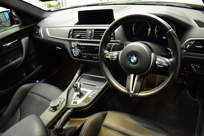 BMW Mシリーズ M2 ｺﾝﾍﾟﾃｨｼｮﾝ MDCT 7速DCT LCI後期 ｺﾝﾍﾟﾃｨｼｮﾝ専用410馬力ｴﾝｼﾞﾝ ﾍｷｻｺﾞﾅﾙLEDﾍｯﾄﾞﾗｲﾄ&ﾃｰﾙ ﾋｰﾀｰ付黒革 ﾀｯﾁﾊﾟﾈﾙHDDﾅﾋﾞBｶﾒﾗ 19AW 衝突軽減B ｶｰﾎﾞﾝｲﾝﾃﾘｱ Mｼｰﾄﾍﾞﾙﾄ 2年保証