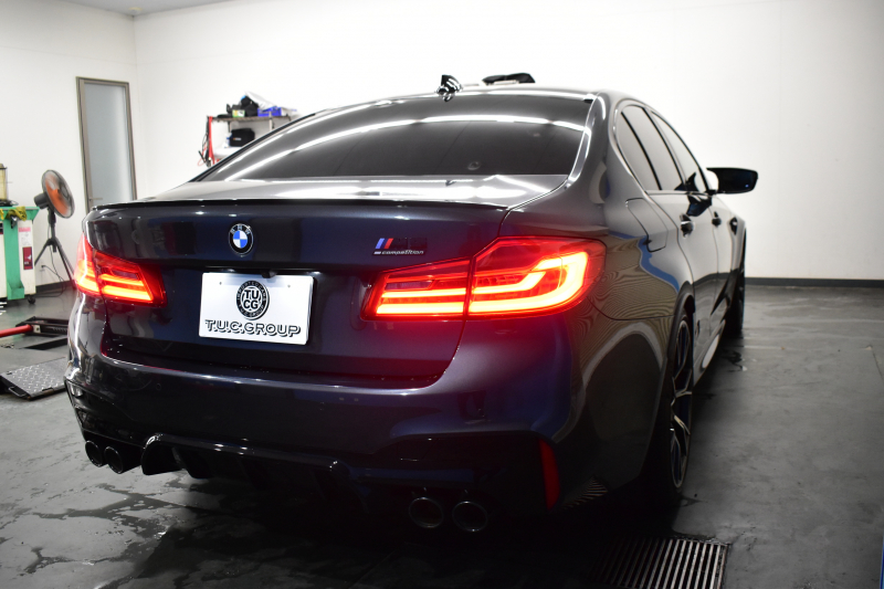 BMW Mシリーズ M5 ｴﾃﾞｨｼｮﾝ MISSION:IMPOSSIBLE  ｺﾝﾍﾟﾃｨｼｮﾝﾍﾞｰｽ特別仕様車 625馬力 MxDrive(4WD/2WD切替可)全席ﾋｰﾀｰ&前席ﾍﾞﾝﾁﾚｰｼｮﾝ付黒革  追従ACC LCW LED HUD 液晶ﾒｰﾀｰ 3Dﾋﾞｭｰ Mﾍﾞﾙﾄ 20AW ﾊｰﾏﾝｶｰﾄﾞﾝ ｿﾌﾄｸﾛｰｽﾞﾄﾞｱ 2年保証