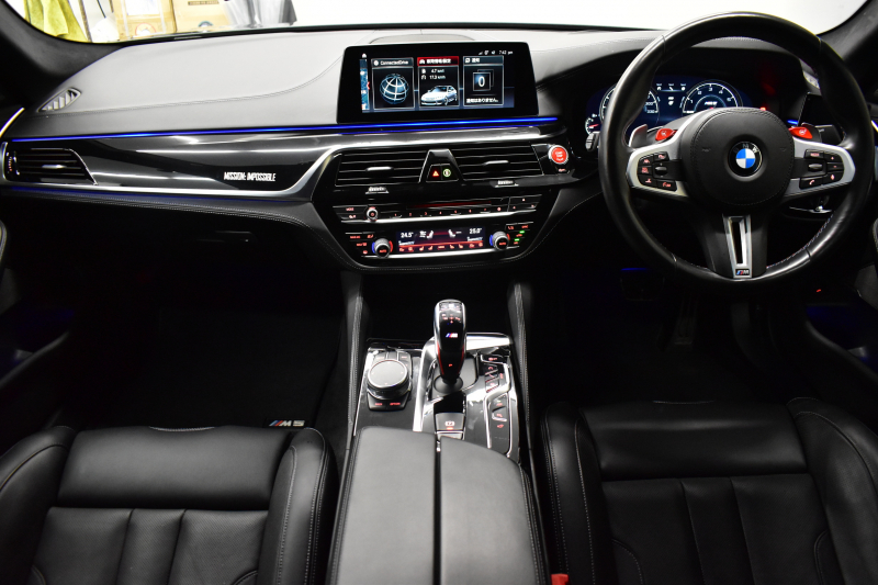 BMW Mシリーズ M5 ｴﾃﾞｨｼｮﾝ MISSION:IMPOSSIBLE  ｺﾝﾍﾟﾃｨｼｮﾝﾍﾞｰｽ特別仕様車 625馬力 MxDrive(4WD/2WD切替可)全席ﾋｰﾀｰ&前席ﾍﾞﾝﾁﾚｰｼｮﾝ付黒革  追従ACC LCW LED HUD 液晶ﾒｰﾀｰ 3Dﾋﾞｭｰ Mﾍﾞﾙﾄ 20AW ﾊｰﾏﾝｶｰﾄﾞﾝ ｿﾌﾄｸﾛｰｽﾞﾄﾞｱ 2年保証
