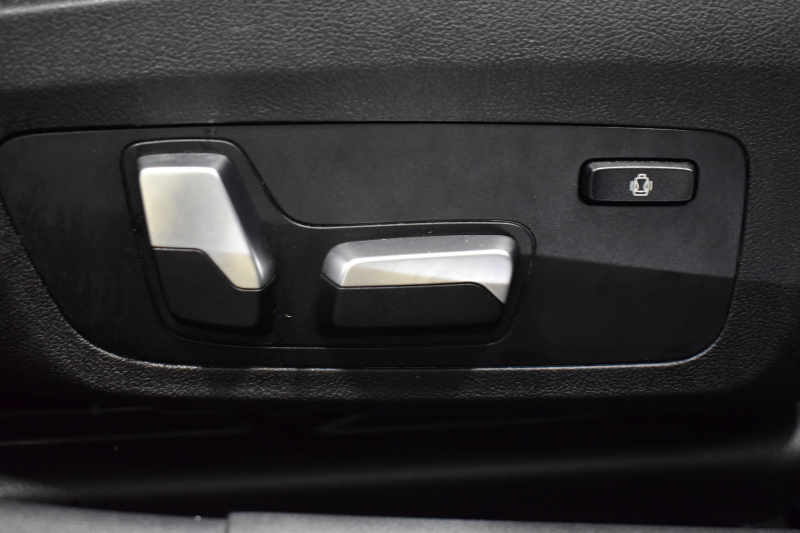 BMW 3シリーズ 320d Xﾄﾞﾗｲﾌﾞ Mｽﾎﾟｰﾂ 4WD 期間限定掲載 新車保証R7年2月迄 ﾌｧｽﾄﾄﾗｯｸP 可変Mｻｽ Mｽﾎﾟｰﾂﾌﾞﾚｰｷ 19AW Pｱｼｽﾄﾌﾟﾗｽ 3Dﾋﾞｭｰ全周囲ｶﾒﾗ ﾋｰﾀｰ付ﾊｰﾌﾚｻﾞｰ BMWﾗｲﾌﾞｺｯｸﾋﾟｯﾄ ｱｯﾌﾟﾙｶｰﾌﾟﾚｲ  ACC LEDﾍｯﾄﾞﾗｲﾄ 車線変更&逸脱&歩行者警告 2年保証