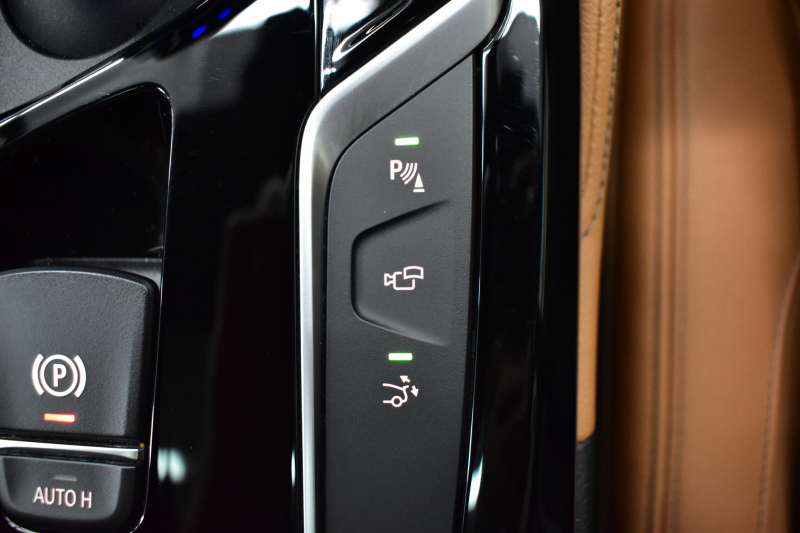 BMW 6シリーズ 630iｸﾞﾗﾝﾂｰﾘｽﾓ Mｽﾎﾟｰﾂ ｺﾝﾌｫｰﾄP ﾊﾟﾉﾗﾏSR ﾍｷｻｺﾞﾅﾙLEDﾍｯﾄﾞﾗｲﾄ  ACC ﾊｰﾏﾝｶｰﾄﾞﾝｻｳﾝﾄﾞ 全席ﾋｰﾀｰ前席ﾍﾞﾝﾁﾚｰｼｮﾝ&ﾏｯｻｰｼﾞ付茶革 HUD 衝突軽減ﾌﾞﾚｰｷ 車線変更 &逸脱&歩行者警告 ﾀｯﾁﾊﾟﾈﾙﾅﾋﾞ 3Dﾋﾞｭｰ 液晶ﾒｰﾀｰ  電動ﾄﾗﾝｸ 2年保証