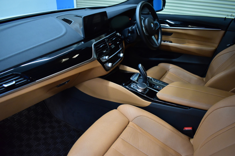 BMW 6シリーズ 630iｸﾞﾗﾝﾂｰﾘｽﾓ Mｽﾎﾟｰﾂ ｺﾝﾌｫｰﾄP ﾊﾟﾉﾗﾏSR ﾍｷｻｺﾞﾅﾙLEDﾍｯﾄﾞﾗｲﾄ  ACC ﾊｰﾏﾝｶｰﾄﾞﾝｻｳﾝﾄﾞ 全席ﾋｰﾀｰ前席ﾍﾞﾝﾁﾚｰｼｮﾝ&ﾏｯｻｰｼﾞ付茶革 HUD 衝突軽減ﾌﾞﾚｰｷ 車線変更 &逸脱&歩行者警告 ﾀｯﾁﾊﾟﾈﾙﾅﾋﾞ 3Dﾋﾞｭｰ 液晶ﾒｰﾀｰ  電動ﾄﾗﾝｸ 2年保証