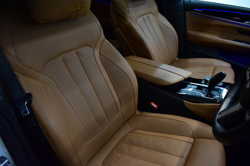 BMW 6シリーズ 630iｸﾞﾗﾝﾂｰﾘｽﾓ Mｽﾎﾟｰﾂ ｺﾝﾌｫｰﾄP ﾊﾟﾉﾗﾏSR ﾍｷｻｺﾞﾅﾙLEDﾍｯﾄﾞﾗｲﾄ  ACC ﾊｰﾏﾝｶｰﾄﾞﾝｻｳﾝﾄﾞ 全席ﾋｰﾀｰ前席ﾍﾞﾝﾁﾚｰｼｮﾝ&ﾏｯｻｰｼﾞ付茶革 HUD 衝突軽減ﾌﾞﾚｰｷ 車線変更 &逸脱&歩行者警告 ﾀｯﾁﾊﾟﾈﾙﾅﾋﾞ 3Dﾋﾞｭｰ 液晶ﾒｰﾀｰ  電動ﾄﾗﾝｸ 2年保証