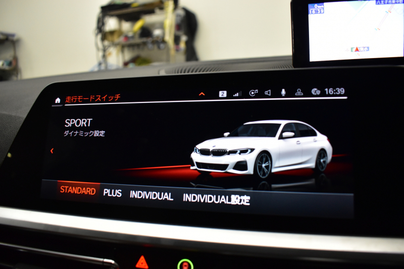 BMW 3シリーズ 330i Mｽﾎﾟｰﾂ 高出力 1ｵｰﾅｰ ｻﾝR ｲﾉﾍﾞｰｼｮﾝ&ﾌｧｽﾄﾄﾗｯｸ＆ﾊｲﾗｲﾝ&ｺﾝﾌｫｰﾄP ﾚｰｻﾞｰLEDﾗｲﾄ ﾋｰﾀｰ付黒革 ACC HUD 19AW Mｽﾎﾟｰﾂﾌﾞﾚｰｷ 可変Mｻｽ ﾊﾟｰｷﾝｸﾞｱｼｽﾄ+ 全周囲ｶﾒﾗ ｼﾞｪｽﾁｬｰC対応ﾀｯﾁﾊﾟﾈﾙﾅﾋﾞ ｱｯﾌﾟﾙｶｰﾌﾟﾚｲ  2年保証