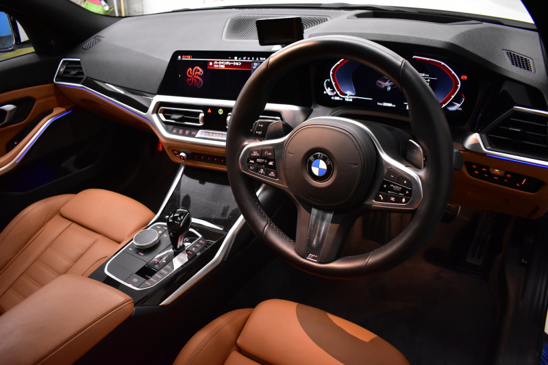 BMW 3シリーズ 330i Mｽﾎﾟｰﾂ 高出力 1ｵｰﾅｰ ｻﾝR ｲﾉﾍﾞｰｼｮﾝ&ﾌｧｽﾄﾄﾗｯｸ＆ﾊｲﾗｲﾝ&ｺﾝﾌｫｰﾄP ﾚｰｻﾞｰLEDﾗｲﾄ ﾋｰﾀｰ付黒革 ACC HUD 19AW Mｽﾎﾟｰﾂﾌﾞﾚｰｷ 可変Mｻｽ ﾊﾟｰｷﾝｸﾞｱｼｽﾄ+ 全周囲ｶﾒﾗ ｼﾞｪｽﾁｬｰC対応ﾀｯﾁﾊﾟﾈﾙﾅﾋﾞ ｱｯﾌﾟﾙｶｰﾌﾟﾚｲ  2年保証