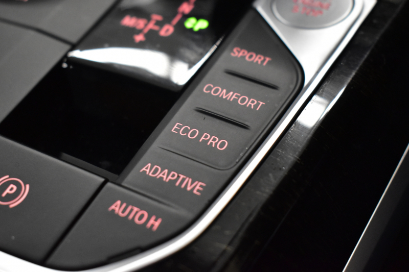 BMW 3シリーズ 330i Mｽﾎﾟｰﾂ 高出力 1ｵｰﾅｰ ｻﾝR ｲﾉﾍﾞｰｼｮﾝ&ﾌｧｽﾄﾄﾗｯｸ＆ﾊｲﾗｲﾝ&ｺﾝﾌｫｰﾄP ﾚｰｻﾞｰLEDﾗｲﾄ ﾋｰﾀｰ付黒革 ACC HUD 19AW Mｽﾎﾟｰﾂﾌﾞﾚｰｷ 可変Mｻｽ ﾊﾟｰｷﾝｸﾞｱｼｽﾄ+ 全周囲ｶﾒﾗ ｼﾞｪｽﾁｬｰC対応ﾀｯﾁﾊﾟﾈﾙﾅﾋﾞ ｱｯﾌﾟﾙｶｰﾌﾟﾚｲ  2年保証