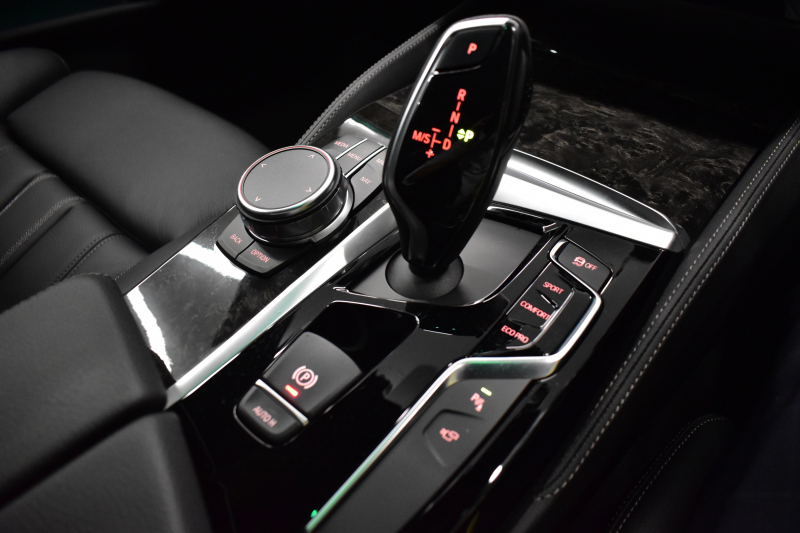 BMW 5シリーズ 530i Mｽﾎﾟｰﾂ ﾊｲﾗｲﾝP ｲﾝﾃﾞｨﾋﾞｼﾞｭｱﾙｶﾗ-ｱｽﾞﾗｲﾄﾌﾞﾗｯｸ  液晶ﾒｰﾀｰ  高出力ﾓﾃﾞﾙ  全席ﾋｰﾀｰ付黒革 LEDﾍｯﾄﾞﾗｲﾄ 追従ACC 車線変更警告 ﾀｯﾁﾊﾟﾈﾙ対応iﾄﾞﾗｲﾌﾞHDDﾅﾋﾞﾌﾙｾｸﾞ 全周囲ｶﾒﾗ3Dﾋﾞｭｰ ｽﾃｱﾘﾝｸﾞｻﾎﾟｰﾄ 2年保証