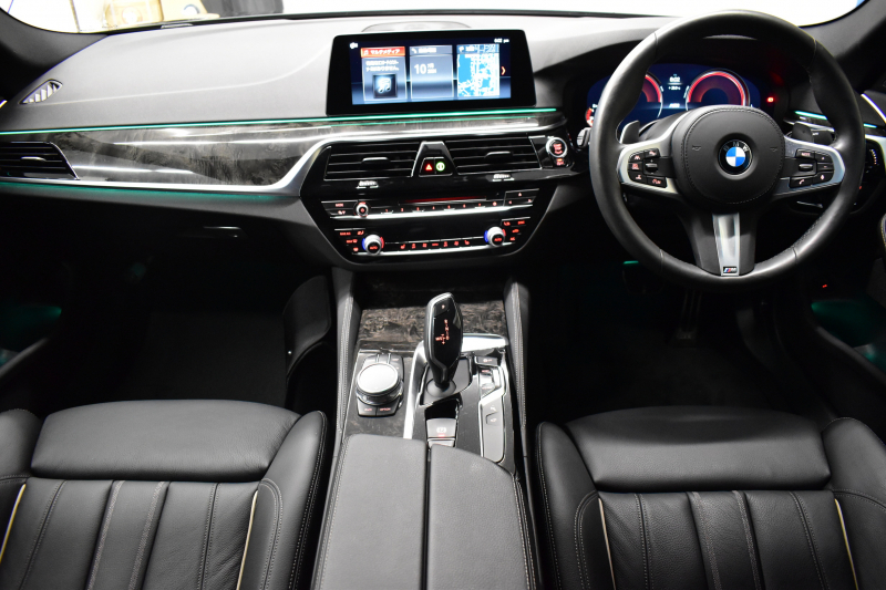 BMW 5シリーズ 530i Mｽﾎﾟｰﾂ ﾊｲﾗｲﾝP ｲﾝﾃﾞｨﾋﾞｼﾞｭｱﾙｶﾗ-ｱｽﾞﾗｲﾄﾌﾞﾗｯｸ  液晶ﾒｰﾀｰ  高出力ﾓﾃﾞﾙ  全席ﾋｰﾀｰ付黒革 LEDﾍｯﾄﾞﾗｲﾄ 追従ACC 車線変更警告 ﾀｯﾁﾊﾟﾈﾙ対応iﾄﾞﾗｲﾌﾞHDDﾅﾋﾞﾌﾙｾｸﾞ 全周囲ｶﾒﾗ3Dﾋﾞｭｰ ｽﾃｱﾘﾝｸﾞｻﾎﾟｰﾄ 2年保証