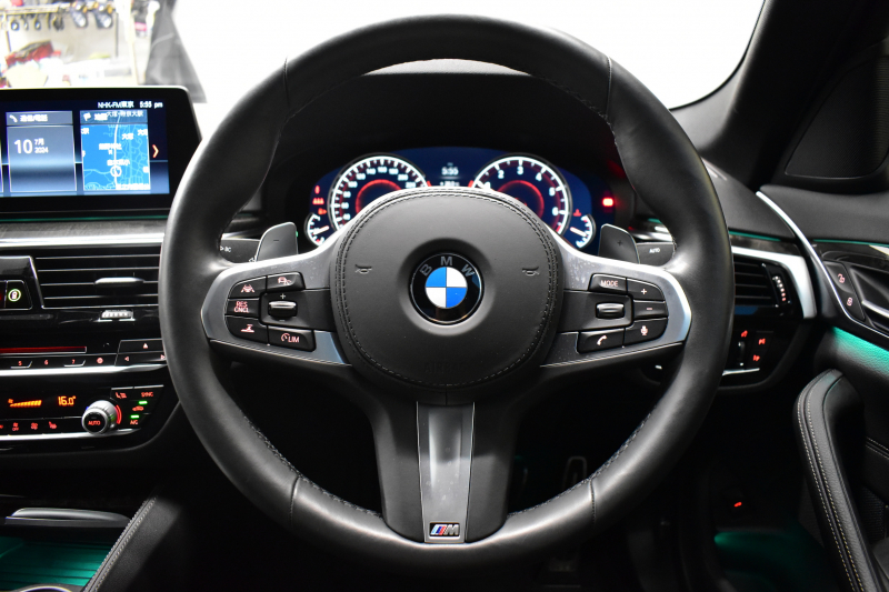 BMW 5シリーズ 530i Mｽﾎﾟｰﾂ ﾊｲﾗｲﾝP ｲﾝﾃﾞｨﾋﾞｼﾞｭｱﾙｶﾗ-ｱｽﾞﾗｲﾄﾌﾞﾗｯｸ  液晶ﾒｰﾀｰ  高出力ﾓﾃﾞﾙ  全席ﾋｰﾀｰ付黒革 LEDﾍｯﾄﾞﾗｲﾄ 追従ACC 車線変更警告 ﾀｯﾁﾊﾟﾈﾙ対応iﾄﾞﾗｲﾌﾞHDDﾅﾋﾞﾌﾙｾｸﾞ 全周囲ｶﾒﾗ3Dﾋﾞｭｰ ｽﾃｱﾘﾝｸﾞｻﾎﾟｰﾄ 2年保証