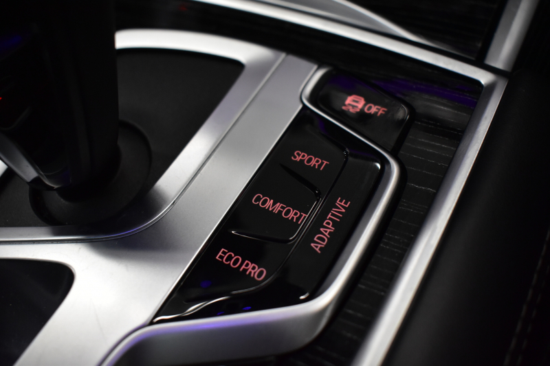 BMW 7シリーズ 740i Mｽﾎﾟｰﾂ LCI後期 ｻﾝﾙｰﾌ BMWﾚｰｻﾞｰLED 全席ﾋｰﾀｰ&ﾍﾞﾝﾁﾚｰｼｮﾝ付黒革 ACC HUD BMWﾗｲﾌﾞｺｯｸﾋﾟｯﾄ ﾀｯﾁﾊﾟﾈﾙﾅﾋﾞ3Dﾋﾞｭｰ ﾌﾙｾｸﾞ ﾊｰﾏﾝｶｰﾄﾞﾝ  液晶ﾒｰﾀｰ 20AW 車線変更&逸脱&歩行者警告 衝突軽減ﾌﾞﾚｰｷ 2年保証