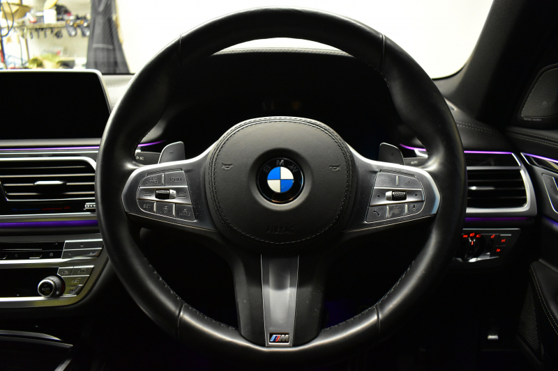 BMW 7シリーズ 740i Mｽﾎﾟｰﾂ LCI後期 ｻﾝﾙｰﾌ BMWﾚｰｻﾞｰLED 全席ﾋｰﾀｰ&ﾍﾞﾝﾁﾚｰｼｮﾝ付黒革 ACC HUD BMWﾗｲﾌﾞｺｯｸﾋﾟｯﾄ ﾀｯﾁﾊﾟﾈﾙﾅﾋﾞ3Dﾋﾞｭｰ ﾌﾙｾｸﾞ ﾊｰﾏﾝｶｰﾄﾞﾝ  液晶ﾒｰﾀｰ 20AW 車線変更&逸脱&歩行者警告 衝突軽減ﾌﾞﾚｰｷ 2年保証