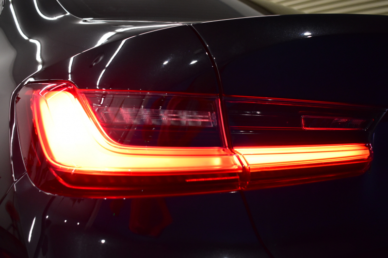 BMW 3シリーズ 320i Mｽﾎﾟｰﾂ 1ｵｰﾅｰ ｻﾝR ｲﾉﾍﾞｰｼｮﾝ&ﾊｲﾗｲﾝ&ｺﾝﾌｫｰﾄP ﾚｰｻﾞｰLEDﾗｲﾄ ﾋｰﾀｰ付ｺﾆｬｯｸ革 ACC HUD ﾊﾟｰｷﾝｸﾞｱｼｽﾄ ﾀｯﾁﾊﾟﾈﾙﾅﾋﾞ ｼﾞｪｽﾁｬｰｺﾝﾄﾛｰﾙ 電動ﾄﾗﾝｸ HiFiｽﾋﾟｰｶｰ ｳｯﾄﾞｲﾝﾃﾘｱ ｱｯﾌﾟﾙｶｰﾌﾟﾚｲ 18AW 2年保証