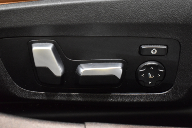 BMW 3シリーズ 320i Mｽﾎﾟｰﾂ 1ｵｰﾅｰ ｻﾝR ｲﾉﾍﾞｰｼｮﾝ&ﾊｲﾗｲﾝ&ｺﾝﾌｫｰﾄP ﾚｰｻﾞｰLEDﾗｲﾄ ﾋｰﾀｰ付ｺﾆｬｯｸ革 ACC HUD ﾊﾟｰｷﾝｸﾞｱｼｽﾄ ﾀｯﾁﾊﾟﾈﾙﾅﾋﾞ ｼﾞｪｽﾁｬｰｺﾝﾄﾛｰﾙ 電動ﾄﾗﾝｸ HiFiｽﾋﾟｰｶｰ ｳｯﾄﾞｲﾝﾃﾘｱ ｱｯﾌﾟﾙｶｰﾌﾟﾚｲ 18AW 2年保証