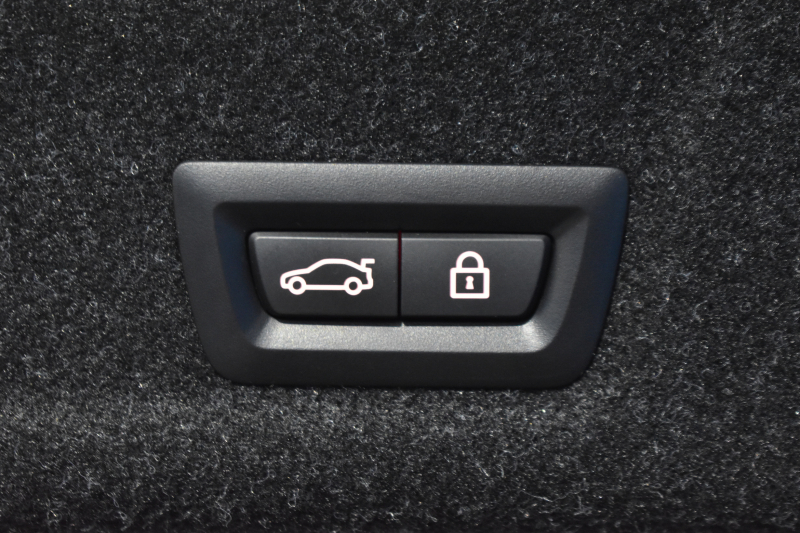 BMW 3シリーズ 320i Mｽﾎﾟｰﾂ 1ｵｰﾅｰ ｻﾝR ｲﾉﾍﾞｰｼｮﾝ&ﾊｲﾗｲﾝ&ｺﾝﾌｫｰﾄP ﾚｰｻﾞｰLEDﾗｲﾄ ﾋｰﾀｰ付ｺﾆｬｯｸ革 ACC HUD ﾊﾟｰｷﾝｸﾞｱｼｽﾄ ﾀｯﾁﾊﾟﾈﾙﾅﾋﾞ ｼﾞｪｽﾁｬｰｺﾝﾄﾛｰﾙ 電動ﾄﾗﾝｸ HiFiｽﾋﾟｰｶｰ ｳｯﾄﾞｲﾝﾃﾘｱ ｱｯﾌﾟﾙｶｰﾌﾟﾚｲ 18AW 2年保証