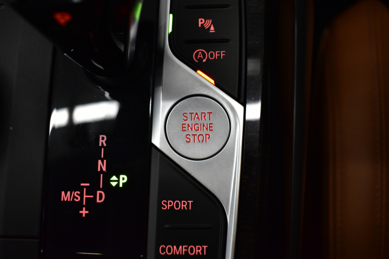 BMW 3シリーズ 320i Mｽﾎﾟｰﾂ 1ｵｰﾅｰ ｻﾝR ｲﾉﾍﾞｰｼｮﾝ&ﾊｲﾗｲﾝ&ｺﾝﾌｫｰﾄP ﾚｰｻﾞｰLEDﾗｲﾄ ﾋｰﾀｰ付ｺﾆｬｯｸ革 ACC HUD ﾊﾟｰｷﾝｸﾞｱｼｽﾄ ﾀｯﾁﾊﾟﾈﾙﾅﾋﾞ ｼﾞｪｽﾁｬｰｺﾝﾄﾛｰﾙ 電動ﾄﾗﾝｸ HiFiｽﾋﾟｰｶｰ ｳｯﾄﾞｲﾝﾃﾘｱ ｱｯﾌﾟﾙｶｰﾌﾟﾚｲ 18AW 2年保証