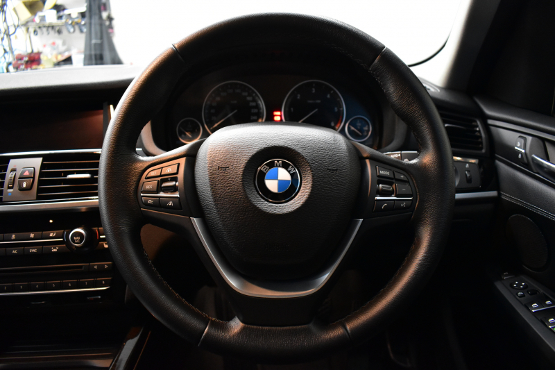 BMW X3 Xdrive20d Xﾗｲﾝ 最終ﾓﾃﾞﾙ ﾋｰﾀｰ付電動黒革 追従ACC LCW 横ﾒﾆｭｰ型ﾀｯﾁﾊﾟｯﾄﾞHDDﾅﾋﾞTV 全周囲ｶﾒﾗ 衝突軽減ﾌﾞﾚｰｷ 車線逸脱&歩行者警告  Bluetoothｵｰﾃﾞｨｵ&通話 電動Rｹﾞｰﾄ LEDﾌｫｸﾞﾗｲﾄ 18AW ｳｯﾄﾞﾊﾟﾈﾙ 2年保証