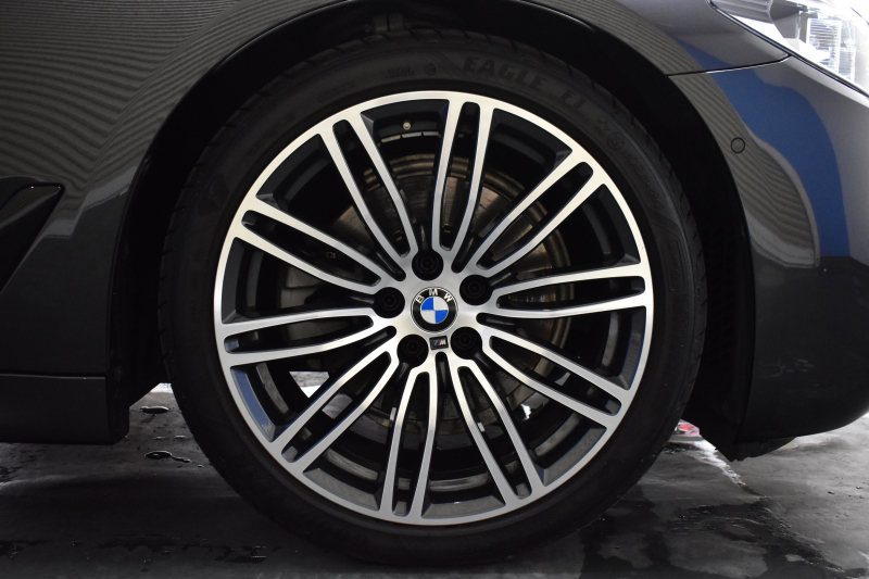 BMW 5シリーズ 523i Mｽﾎﾟｰﾂ 1ｵｰﾅｰ ﾊｲﾗｲﾝP 変更後全面液晶ﾒｰﾀｰﾊﾟﾈﾙ 全席ﾋｰﾀｰ付黒革 HUD LEDﾍｯﾄﾞﾗｲﾄ 追従ACC 車線変更&逸脱警告 衝突軽減B ﾀｯﾁﾊﾟﾈﾙ対応iﾄﾞﾗｲﾌﾞHDDﾅﾋﾞﾌﾙｾｸﾞ 全周囲ｶﾒﾗ3Dﾋﾞｭｰ 電動ﾄﾗﾝｸ 19AW 2年保証