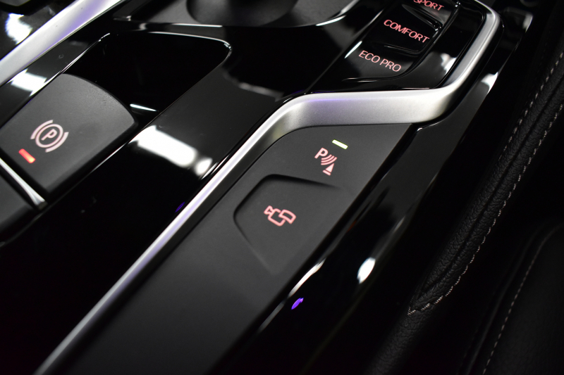 BMW 5シリーズ 523i Mｽﾎﾟｰﾂ 1ｵｰﾅｰ ﾊｲﾗｲﾝP 変更後全面液晶ﾒｰﾀｰﾊﾟﾈﾙ 全席ﾋｰﾀｰ付黒革 HUD LEDﾍｯﾄﾞﾗｲﾄ 追従ACC 車線変更&逸脱警告 衝突軽減B ﾀｯﾁﾊﾟﾈﾙ対応iﾄﾞﾗｲﾌﾞHDDﾅﾋﾞﾌﾙｾｸﾞ 全周囲ｶﾒﾗ3Dﾋﾞｭｰ 電動ﾄﾗﾝｸ 19AW 2年保証