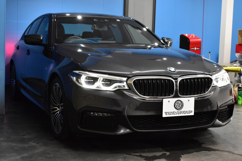 BMW 5シリーズ 523i Mｽﾎﾟｰﾂ 1ｵｰﾅｰ ﾊｲﾗｲﾝP 変更後全面液晶ﾒｰﾀｰﾊﾟﾈﾙ 全席ﾋｰﾀｰ付黒革 HUD LEDﾍｯﾄﾞﾗｲﾄ 追従ACC 車線変更&逸脱警告 衝突軽減B ﾀｯﾁﾊﾟﾈﾙ対応iﾄﾞﾗｲﾌﾞHDDﾅﾋﾞﾌﾙｾｸﾞ 全周囲ｶﾒﾗ3Dﾋﾞｭｰ 電動ﾄﾗﾝｸ 19AW 2年保証