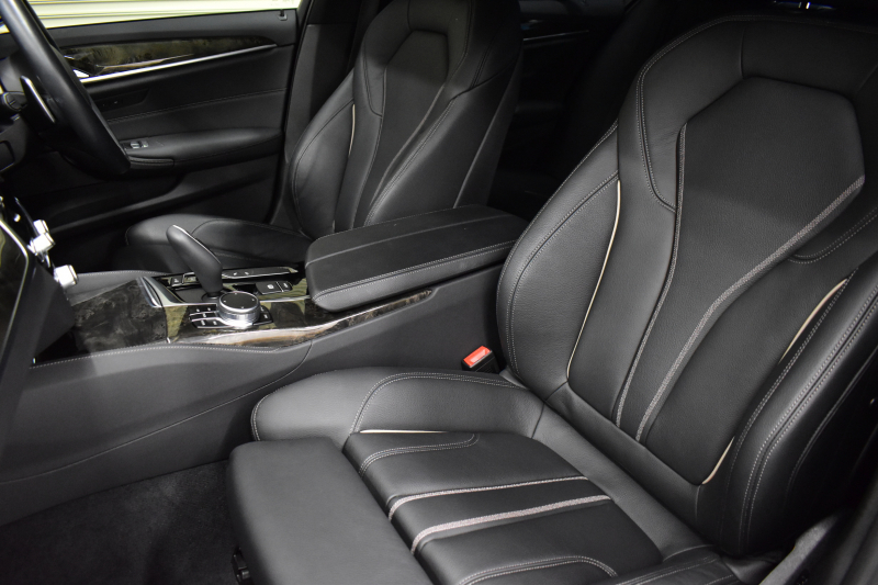 BMW 5シリーズ 523i Mｽﾎﾟｰﾂ 1ｵｰﾅｰ ﾊｲﾗｲﾝP 変更後全面液晶ﾒｰﾀｰﾊﾟﾈﾙ 全席ﾋｰﾀｰ付黒革 HUD LEDﾍｯﾄﾞﾗｲﾄ 追従ACC 車線変更&逸脱警告 衝突軽減B ﾀｯﾁﾊﾟﾈﾙ対応iﾄﾞﾗｲﾌﾞHDDﾅﾋﾞﾌﾙｾｸﾞ 全周囲ｶﾒﾗ3Dﾋﾞｭｰ 電動ﾄﾗﾝｸ 19AW 2年保証