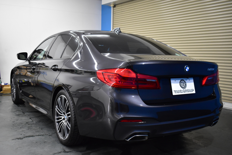 BMW 5シリーズ 523i Mｽﾎﾟｰﾂ 1ｵｰﾅｰ ﾊｲﾗｲﾝP 変更後全面液晶ﾒｰﾀｰﾊﾟﾈﾙ 全席ﾋｰﾀｰ付黒革 HUD LEDﾍｯﾄﾞﾗｲﾄ 追従ACC 車線変更&逸脱警告 衝突軽減B ﾀｯﾁﾊﾟﾈﾙ対応iﾄﾞﾗｲﾌﾞHDDﾅﾋﾞﾌﾙｾｸﾞ 全周囲ｶﾒﾗ3Dﾋﾞｭｰ 電動ﾄﾗﾝｸ 19AW 2年保証