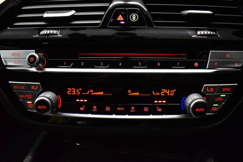 BMW 5シリーズ 523i Mｽﾎﾟｰﾂ 1ｵｰﾅｰ ﾊｲﾗｲﾝP 変更後全面液晶ﾒｰﾀｰﾊﾟﾈﾙ 全席ﾋｰﾀｰ付黒革 HUD LEDﾍｯﾄﾞﾗｲﾄ 追従ACC 車線変更&逸脱警告 衝突軽減B ﾀｯﾁﾊﾟﾈﾙ対応iﾄﾞﾗｲﾌﾞHDDﾅﾋﾞﾌﾙｾｸﾞ 全周囲ｶﾒﾗ3Dﾋﾞｭｰ 電動ﾄﾗﾝｸ 19AW 2年保証