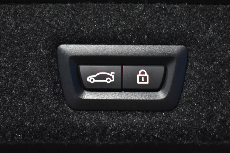 BMW 5シリーズ 523i Mｽﾎﾟｰﾂ 1ｵｰﾅｰ ﾊｲﾗｲﾝP 変更後全面液晶ﾒｰﾀｰﾊﾟﾈﾙ 全席ﾋｰﾀｰ付黒革 HUD LEDﾍｯﾄﾞﾗｲﾄ 追従ACC 車線変更&逸脱警告 衝突軽減B ﾀｯﾁﾊﾟﾈﾙ対応iﾄﾞﾗｲﾌﾞHDDﾅﾋﾞﾌﾙｾｸﾞ 全周囲ｶﾒﾗ3Dﾋﾞｭｰ 電動ﾄﾗﾝｸ 19AW 2年保証